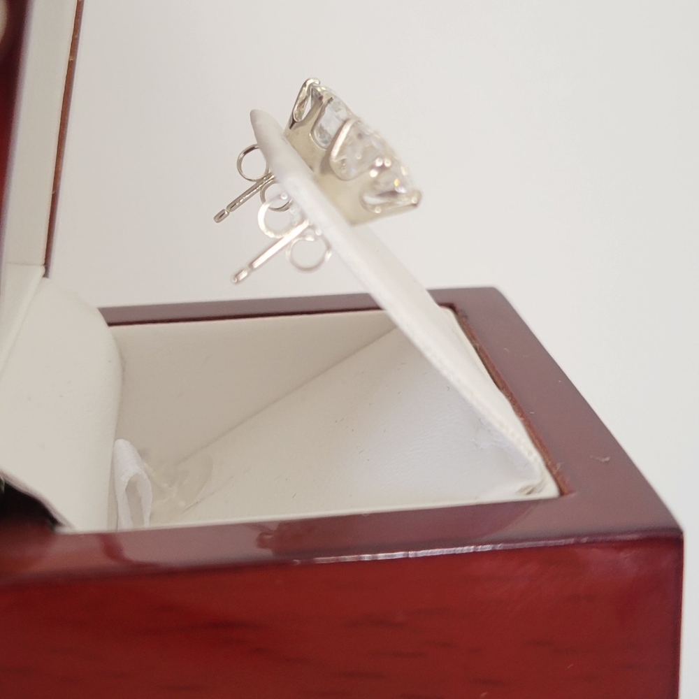 New 4ct Certified Moissanite Stud Earrings - Picture 7 of 12